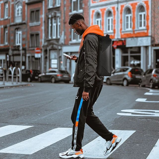 خرید کوله پشتی LED هوشمند با اتصال به پاوربانک