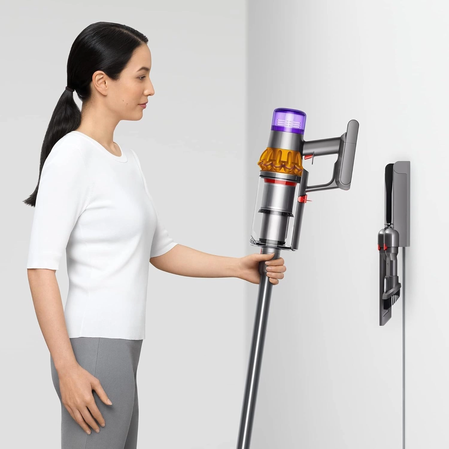 Dyson V15 Detect – تجربه نظافتی حرفه‌ای و دقیق