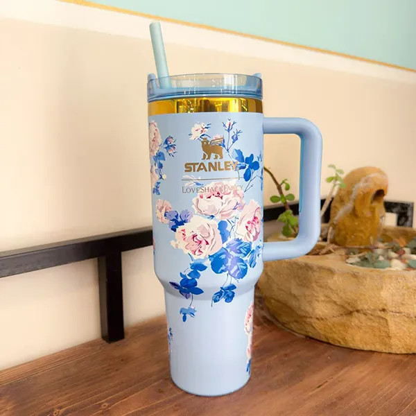 ماگ استنلی با نی و پک هدیه