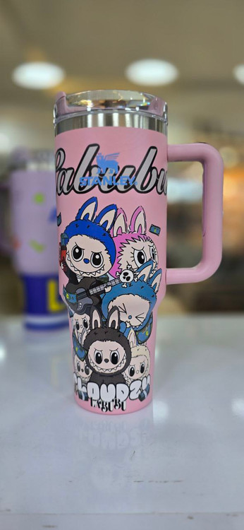 طراحی شیک ماگ استنلی لبوبو با نی بلند