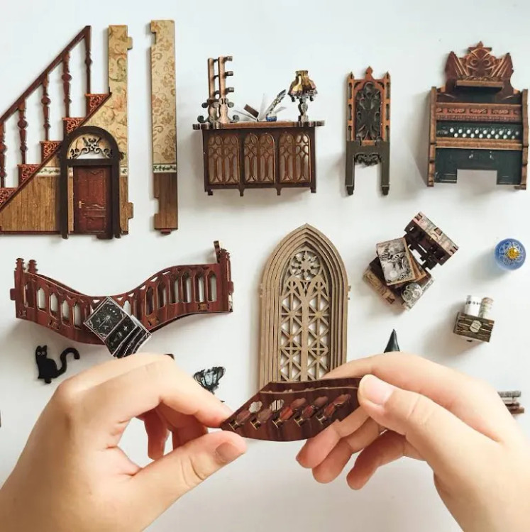 جعبه دکوری کتاب با قطعات چوبی و افکت نوری LED