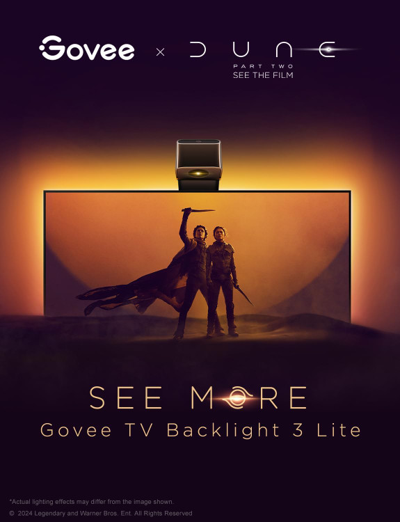 نورپردازی پشت تلویزیون با ریسه Govee H6099 در حال تماشای فیلم