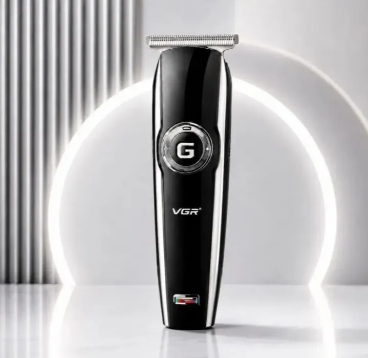 ماشین اصلاح خط زن VGR V-221 با طراحی ارگونومیک و تیغه استیل ضد زنگ