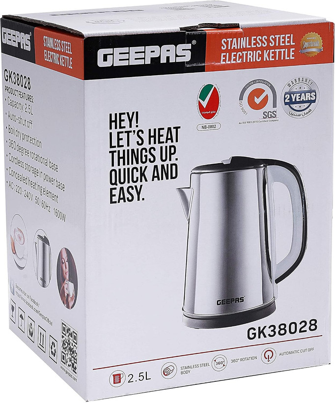 Geepas GK38028 کتری برقی با پایه چرخان ۳۶۰ درجه و محفظه جمعآوری سیم